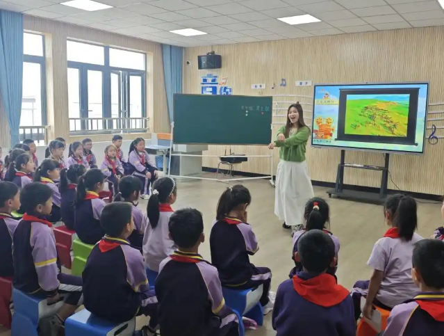 营造出积极有序的学习气氛学生在讲堂中主动参与乐于表达 营造出积极有序的学习气氛学生在讲堂中主动参与乐于表达