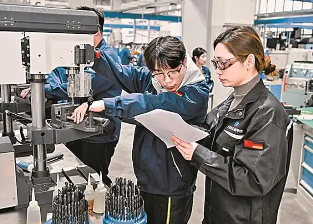 实践需求愈加教育供应侧与工业需求侧之